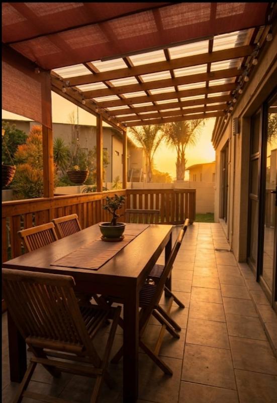 4 Bedroom Property for Sale in Hartenbos Heuwels Western Cape